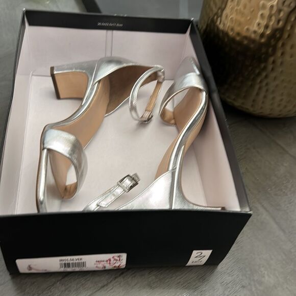 27 EDIT Naturalizer Iriss Ankle Strap Sandal - Picture 2 of 10